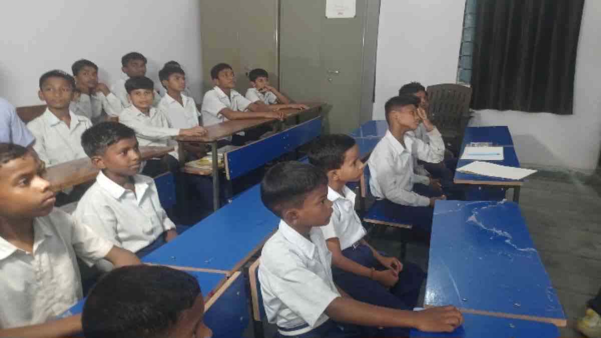 स्कूल से बाहर बच्चों के लिए सरकार का बड़ा कदम, NIOS से मैट्रिक-इंटर की पढ़ाई स्कूल से बाहर बच्चों के लिए सरकार का बड़ा कदम, NIOS से मैट्रिक-इंटर की पढ़ाई