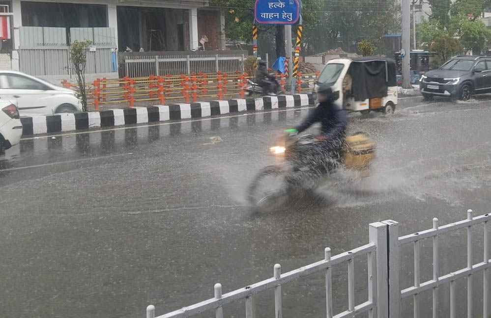 Punjab Weather Update: लुधियाना-जालंधर में तेज बारिश, 7 जिलों में अलर्ट; बरनाला में सबसे ज्यादा बरसात Punjab Weather Update: लुधियाना-जालंधर में तेज बारिश, 7 जिलों में अलर्ट; बरनाला में सबसे ज्यादा बरसात