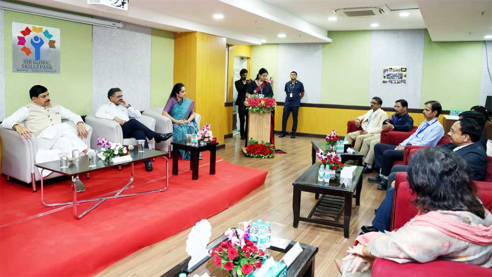 संत शिरोमणि रविदास ग्लोबल स्किल्स पार्क के अभिमुखीकरण समारोह ‘आरंभ’ में मुख्यमंत्री डॉ. यादव ने शिल्पकारों को किया सम्मानित