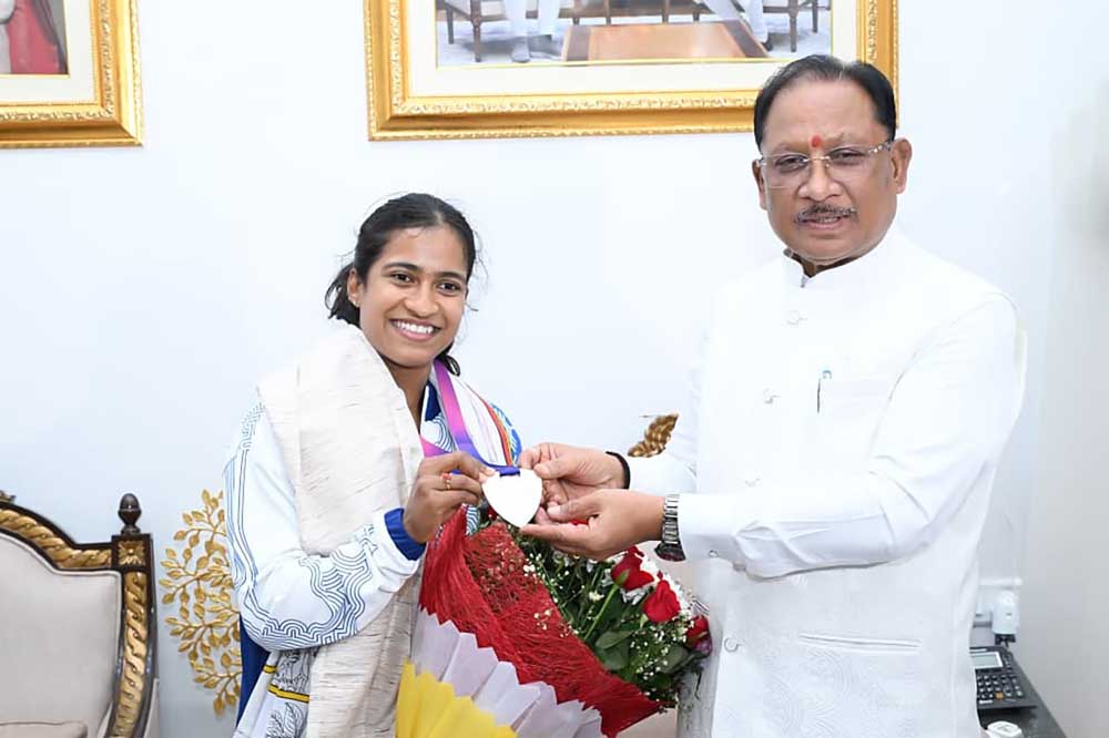 मुख्यमंत्री विष्णु देव साय ने की 30 लाख रुपये प्रोत्साहन राशि और आउट ऑफ टर्न डीएसपी पद पर पदोन्नति की घोषणा मुख्यमंत्री विष्णु देव साय ने की 30 लाख रुपये प्रोत्साहन राशि और आउट ऑफ टर्न डीएसपी पद पर पदोन्नति की घोषणा