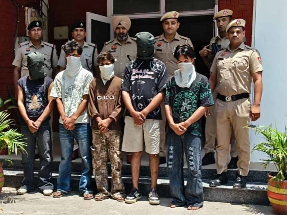 अपराध की तैयारी में जुटे 5 आरोपी पुलिस के हत्थे चढ़े, हथियार भी बरामद