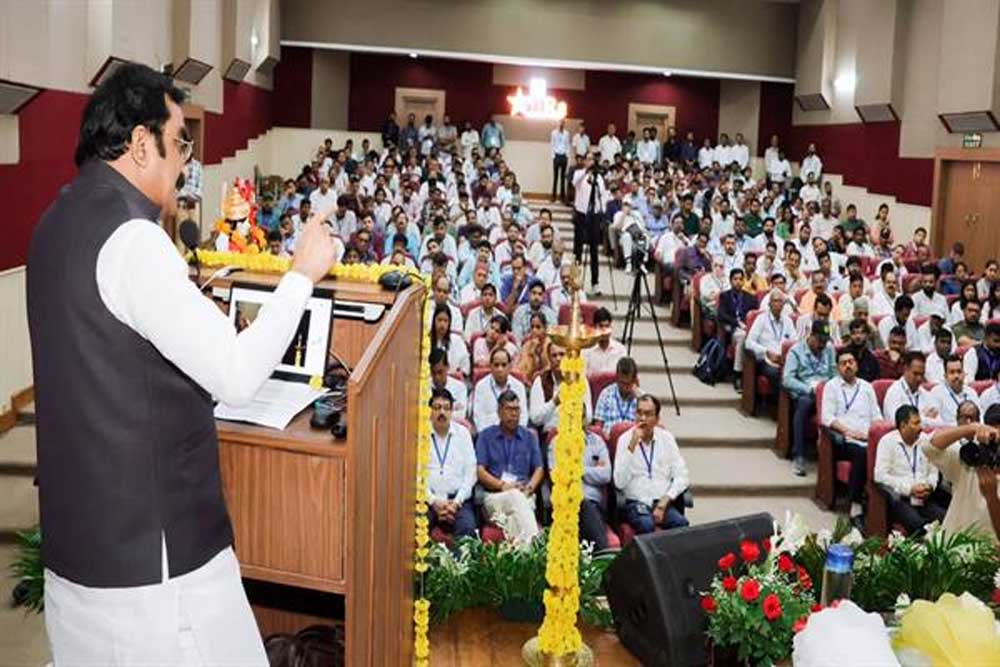 सुरक्षित, टिकाऊ और गुणवत्तापूर्ण अधोसंरचना का निर्माण हमारी प्राथमिकता सुरक्षित, टिकाऊ और गुणवत्तापूर्ण अधोसंरचना का निर्माण हमारी प्राथमिकता