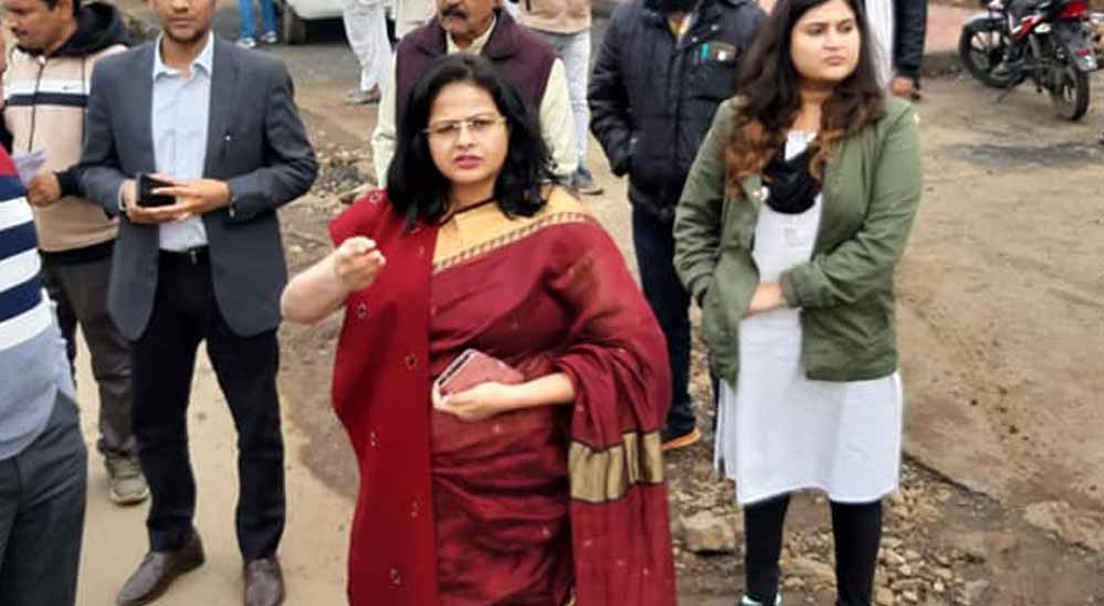महिला एवं बाल विकास आयुक्त पद से हटाई गईं IAS निधि निवेदिता, अब उनके कई पुराने आदेश रद्द महिला एवं बाल विकास आयुक्त पद से हटाई गईं IAS निधि निवेदिता, अब उनके कई पुराने आदेश रद्द