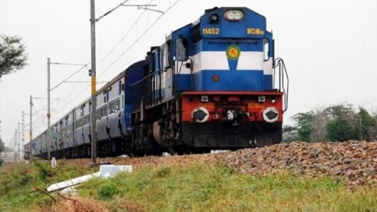 त्योहारों पर रेलवे का बड़ा फैसला, 5 जोड़ी स्पेशल ट्रेनों का बढ़ाया संचालन