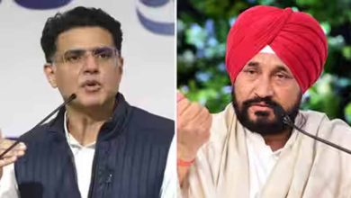 पंजाब कांग्रेस में गुटबाजी के बीच शक्ति प्रदर्शन, चन्नी ने किया शामिल होने का ऐलान; पायलट करेंगे नेतृत्व पंजाब कांग्रेस में गुटबाजी के बीच शक्ति प्रदर्शन, चन्नी ने किया शामिल होने का ऐलान; पायलट करेंगे नेतृत्व