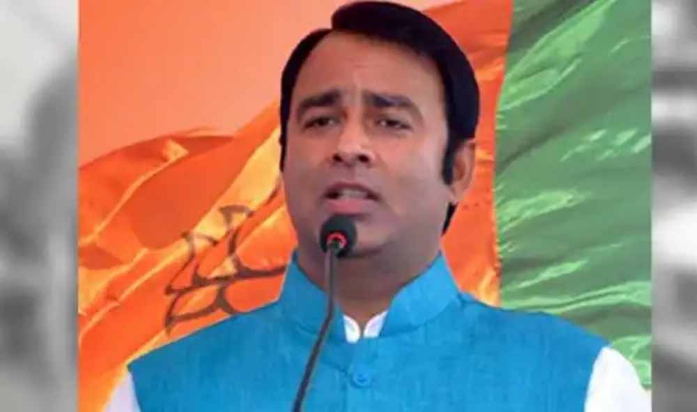 'ये लोग देश के गद्दार, समानता नहीं चाहते'- ओवैसी ने किया UCC का विरोध तो भड़के संगीत सोम 'ये लोग देश के गद्दार, समानता नहीं चाहते'- ओवैसी ने किया UCC का विरोध तो भड़के संगीत सोम
