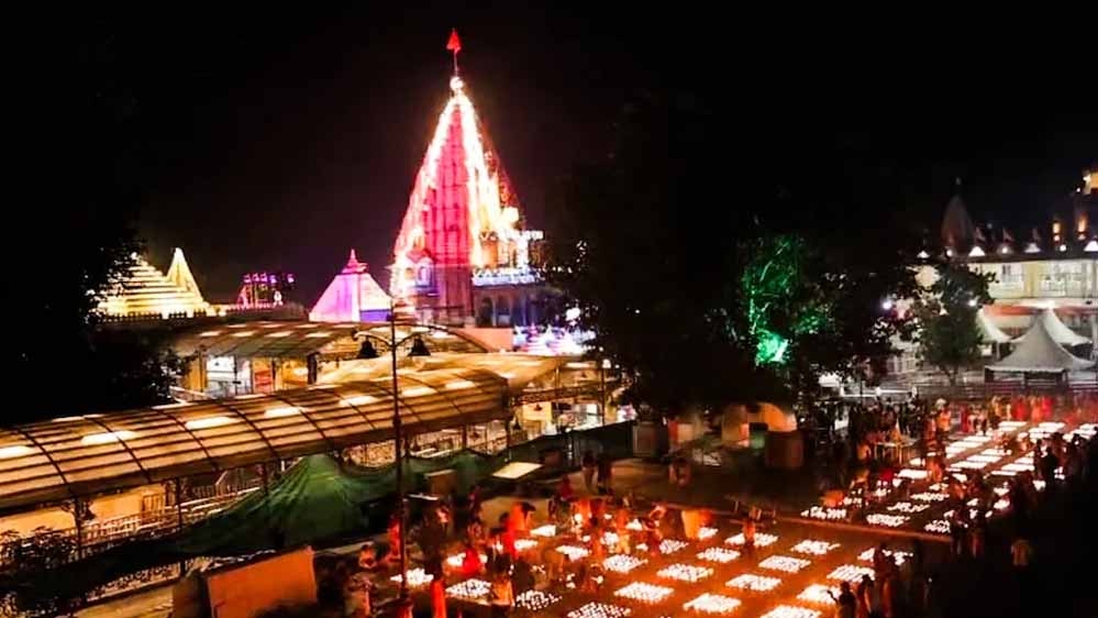 महाकाल की नगरी उज्जैन के नाम नया विश्व रिकॉर्ड, 33,27,125 दीपों से जगमगाया शहर