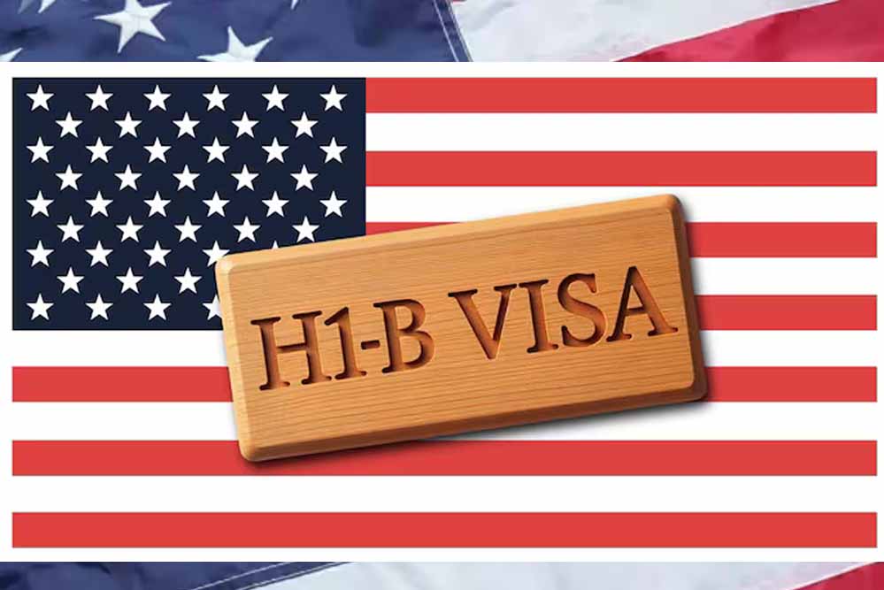 H-1B Visa Fee को लेकर भारतीयों की बढ़ी चिंता, ट्रंप प्रशासन ने शुल्क व्यवस्था में किया बदलाव H-1B Visa Fee को लेकर भारतीयों की बढ़ी चिंता, ट्रंप प्रशासन ने शुल्क व्यवस्था में किया बदलाव