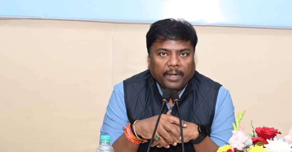 बस्तर में बारिश का कहर, मंत्री कश्यप ने सभी कलेक्टरों से जानी स्थिति बस्तर में बारिश का कहर, मंत्री कश्यप ने सभी कलेक्टरों से जानी स्थिति