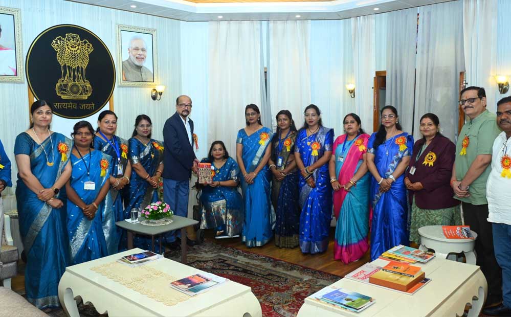 दृष्टिबाधित विद्यार्थियों को शिक्षा की मुख्यधारा से जोड़ने पर राज्यपाल रमेन डेका ने दिया जोर