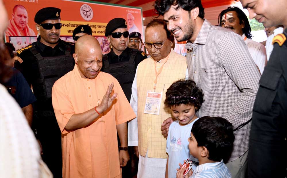 मुख्यमंत्री ने स्वामी हरिदास प्रेक्षागृह का किया लोकार्पण, संतों को सम्मानित भी किया मुख्यमंत्री ने स्वामी हरिदास प्रेक्षागृह का किया लोकार्पण, संतों को सम्मानित भी किया