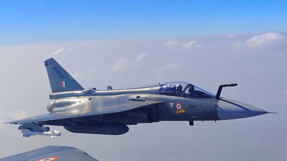 लद्दाख से थार तक तेजस की ताकत बढ़ाएगा F404 इंजन, GE ने HAL को दिए 3 नए इंजन लद्दाख से थार तक तेजस की ताकत बढ़ाएगा F404 इंजन, GE ने HAL को दिए 3 नए इंजन