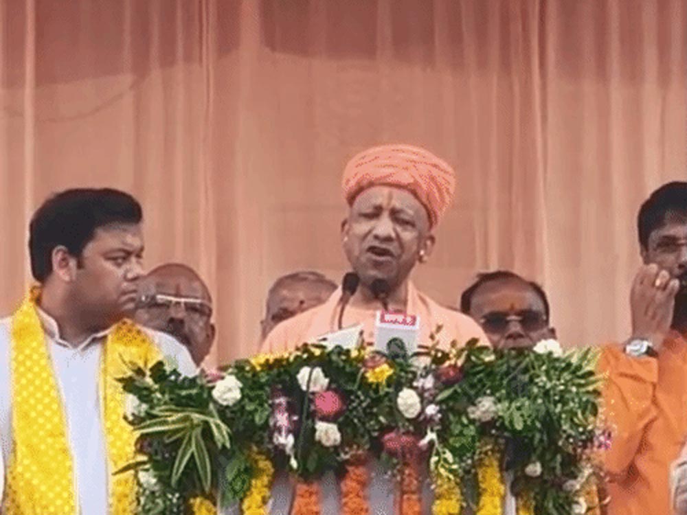 कृष्ण जन्मस्थान से CM योगी का बड़ा संदेश, बोले- ब्रज भूमि को अयोध्या-काशी जैसा भव्य बनाएंगे कृष्ण जन्मस्थान से CM योगी का बड़ा संदेश, बोले- ब्रज भूमि को अयोध्या-काशी जैसा भव्य बनाएंगे