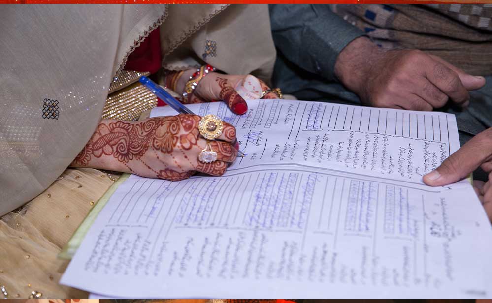 उत्तराखंड में नए निकाहनामे की तैयारी, एक पत्नी के रहते दूसरी शादी पर रोक; रजिस्टर्ड मौलवी जरूरी उत्तराखंड में नए निकाहनामे की तैयारी, एक पत्नी के रहते दूसरी शादी पर रोक; रजिस्टर्ड मौलवी जरूरी