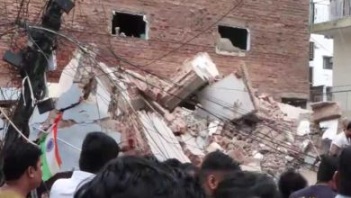 सत्य निकेतन में बड़ा हादसा, अचानक ढही बिल्डिंग; 2 छात्रों को सुरक्षित निकाला, NDRF का रेस्क्यू जारी