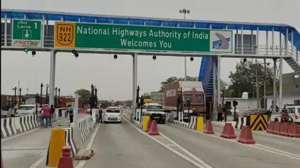 सिर्फ व्यावसायिक वाहनों से लिया जाएगा टोल, निजी वाहनों को टैक्स से पूरी तरह छूट दी गई सिर्फ व्यावसायिक वाहनों से लिया जाएगा टोल, निजी वाहनों को टैक्स से पूरी तरह छूट दी गई
