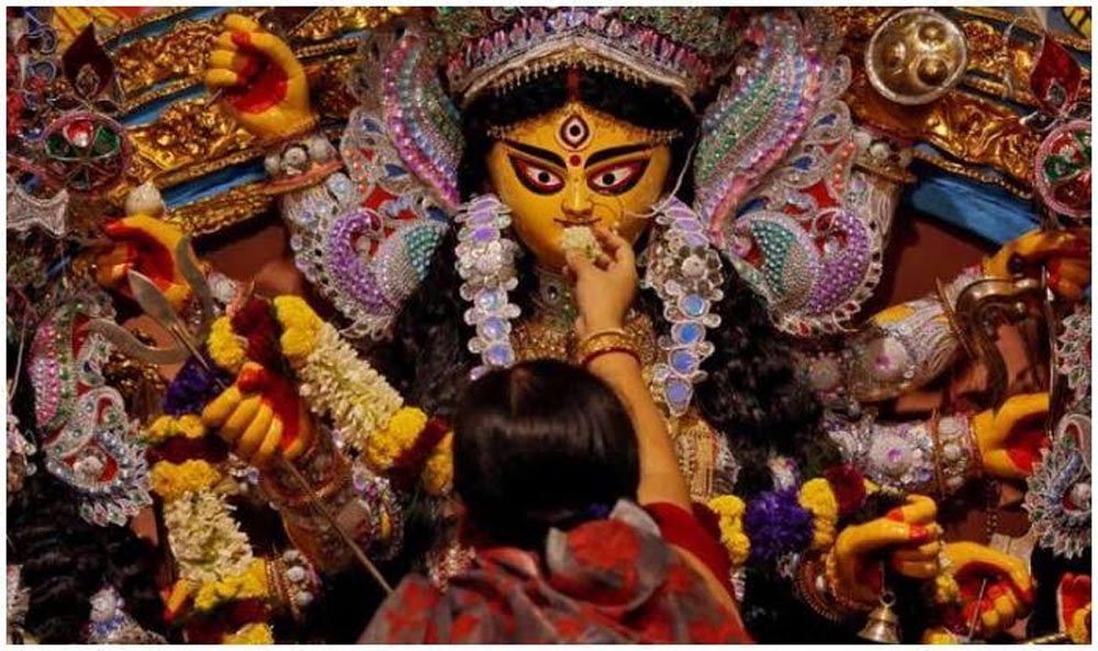 ‘नॉन-वेज बंद नहीं करेंगे’, दुर्गा पूजा समितियों ने धीरेंद्र शास्त्री की टिप्पणी पर जताई नाराजगी