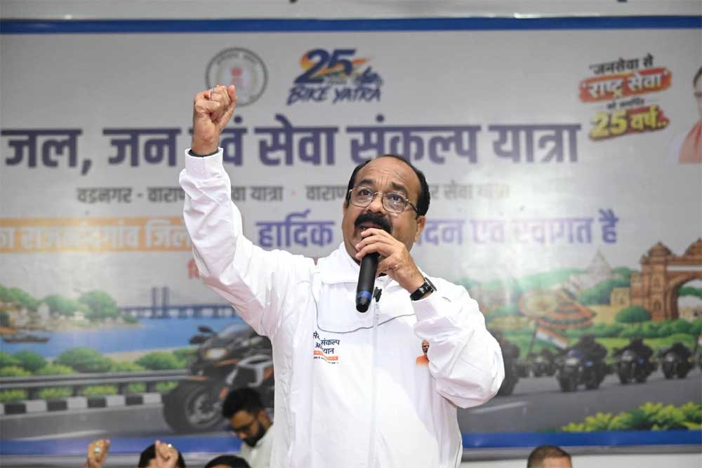 उप मुख्यमंत्री ने खिलाड़ियों और युवाओं से किया संवाद उप मुख्यमंत्री ने खिलाड़ियों और युवाओं से किया संवाद