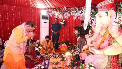 मुख्यमंत्री विष्णु देव साय ने परिवारजनों के साथ विधि-विधान से की गणपति की स्थापना और पूजा-अर्चना