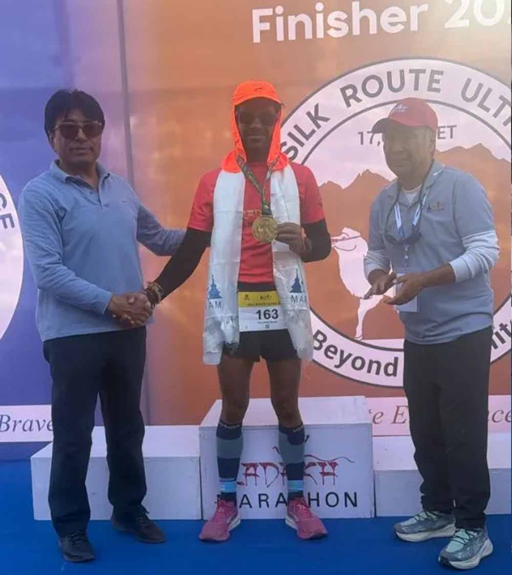 बठिंडा के करनदीप का कमाल, 17,618 फीट की ऊंचाई पर 20 घंटे में पूरी की 122 किमी दौड़ बठिंडा के करनदीप का कमाल, 17,618 फीट की ऊंचाई पर 20 घंटे में पूरी की 122 किमी दौड़