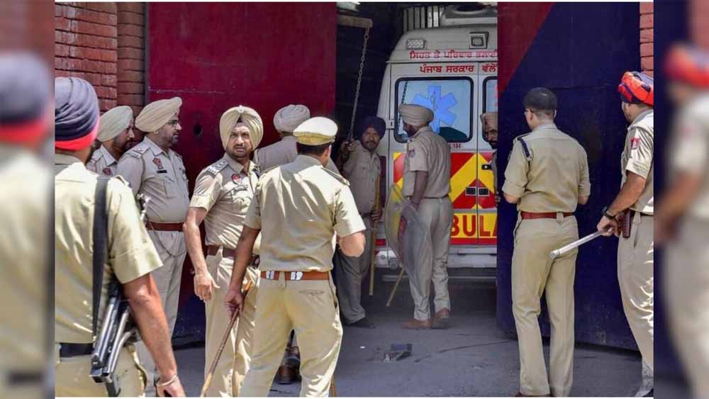 जालंधर में टूल्स कंपनी पर छापा, पुलिस और मालिक आमने-सामने; जमकर हुई बहस