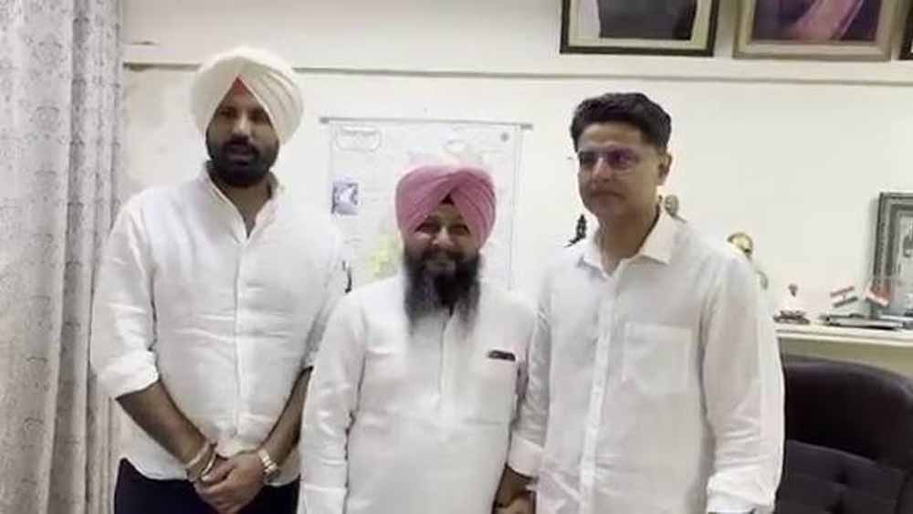 पंजाब में सियासी खींचतान के बीच दिल्ली पहुंचे भारत भूषण आशु, सचिन पायलट से की मुलाकात
