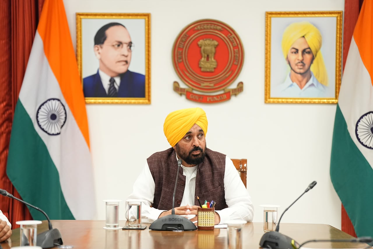 लगभग 1,100 आदर्श स्कूल शिक्षकों को मिलेगा लाभ; मासिक वेतन 10,000 रुपये से बढ़कर 22,000 रुपये होगा: मुख्यमंत्री भगवंत सिंह मान लगभग 1,100 आदर्श स्कूल शिक्षकों को मिलेगा लाभ; मासिक वेतन 10,000 रुपये से बढ़कर 22,000 रुपये होगा: मुख्यमंत्री भगवंत सिंह मान