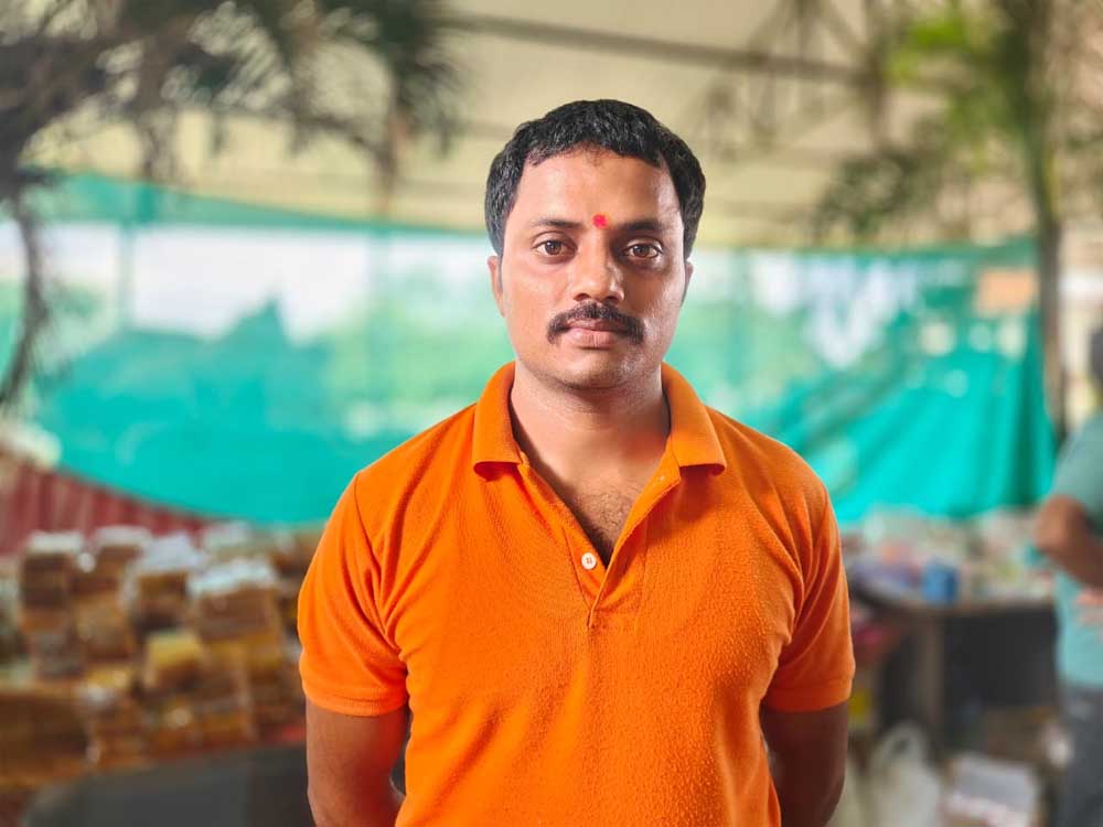 पीएमईजीपी से शुरू किया बेकरी उद्योग, खुद बने आत्मनिर्भर और 10 लोगों को दिया रोजगार पीएमईजीपी से शुरू किया बेकरी उद्योग, खुद बने आत्मनिर्भर और 10 लोगों को दिया रोजगार
