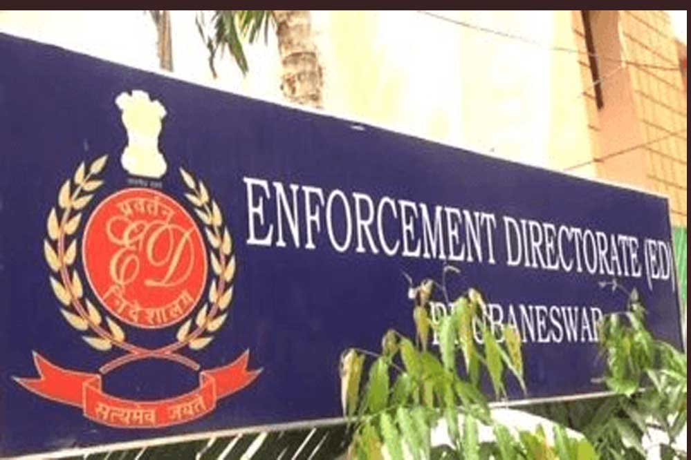 IAS अफसर के ठिकाने पर ED की छापेमारी, ₹2.5 करोड़ नकद मिलने का दावा