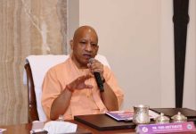 मुश्किल घड़ी में 'अभिभावक' बनी योगी सरकार, वाराणसी के 11,219 परिवारों को 191 करोड़ से अधिक की मदद