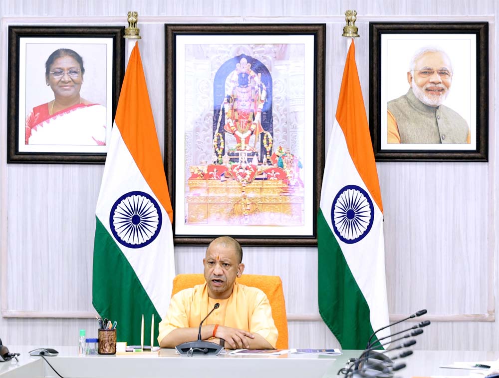 प्रभारी मंत्री जनपदों और अपनी आवंटित विधानसभाओं में जाकर जनप्रतिनिधियों के साथ मिलकर कार्यक्रमों की रूपरेखा तैयार करें: मुख्यमंत्री योगी