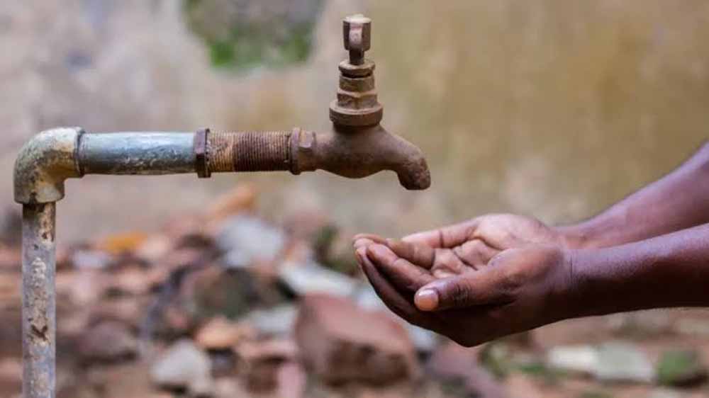 झारखंड में 321 पेयजल योजनाएं ठप, भुगतान नहीं मिलने से 40 से अधिक एजेंसियों ने रोका काम झारखंड में 321 पेयजल योजनाएं ठप, भुगतान नहीं मिलने से 40 से अधिक एजेंसियों ने रोका काम