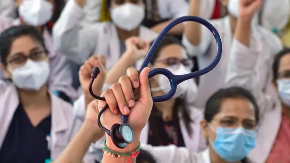 मेडिकल छात्रों से अतिरिक्त फीस वसूलने वाले संस्थानों की खैर नहीं, सरकार ने जारी किए निर्देश