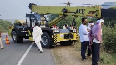 खाटूश्यामजी के दर्शन कर लौट रहे श्रद्धालुओं की कार हादसे का शिकार, 2 गंभीर घायल