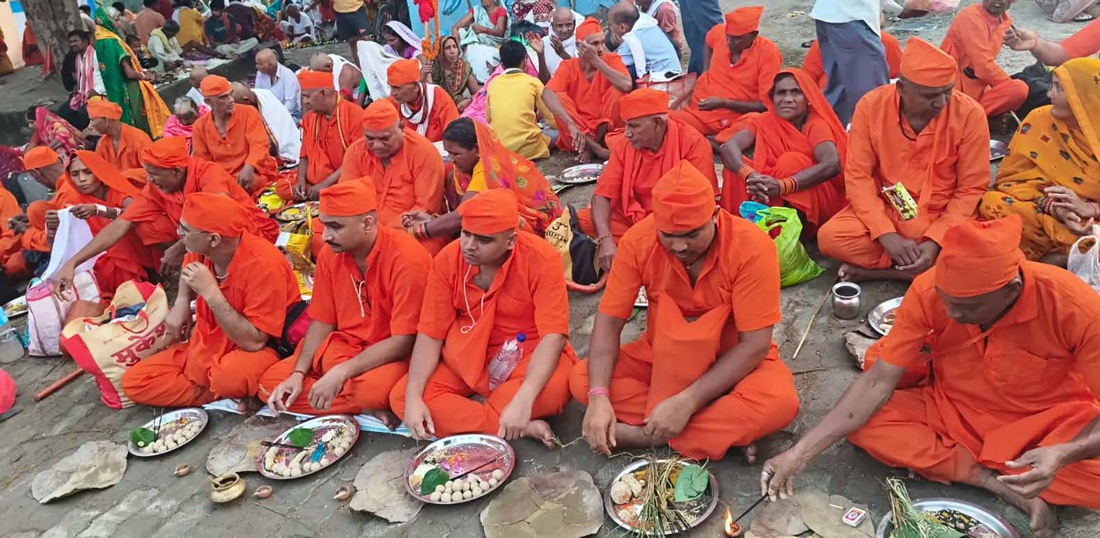 गयाजी से पहले पुनपुन नदी में पहला पिंडदान, देश-विदेश से सिरिस घाट पहुंचे श्रद्धालु गयाजी से पहले पुनपुन नदी में पहला पिंडदान, देश-विदेश से सिरिस घाट पहुंचे श्रद्धालु