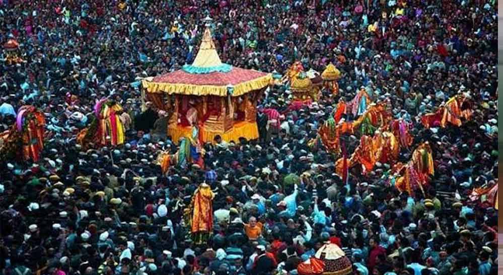 कुल्लू दशहरा की तैयारियां तेज, 347 देवी-देवताओं का होगा आगमन; आयोजन से पहले विवाद भी कुल्लू दशहरा की तैयारियां तेज, 347 देवी-देवताओं का होगा आगमन; आयोजन से पहले विवाद भी