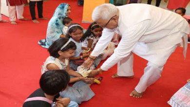राज्यपाल पटेल ने महानवमी पर की पूजा-अर्चना, देश और प्रदेश की खुशहाली के लिए मांगा आशीर्वाद राज्यपाल पटेल ने महानवमी पर की पूजा-अर्चना, देश और प्रदेश की खुशहाली के लिए मांगा आशीर्वाद