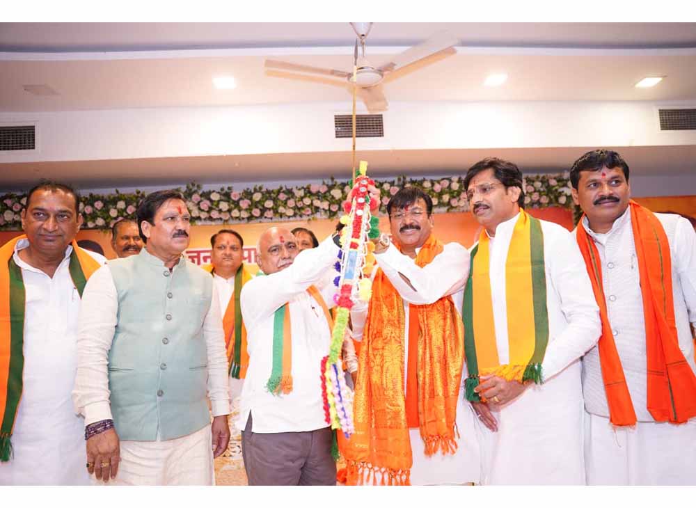 भाजपा प्रदेश अध्यक्ष हेमंत खण्डेलवाल का तीन जिलों में दौरा, कोर कमेटी और बूथ समितियों के साथ बनाई रणनीति भाजपा प्रदेश अध्यक्ष हेमंत खण्डेलवाल का तीन जिलों में दौरा, कोर कमेटी और बूथ समितियों के साथ बनाई रणनीति