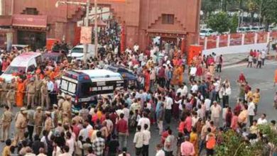 सीएम योगी ने एंबुलेंस को रास्ता देने के लिए रुकवाई विजयादशमी शोभायात्रा, पेश की मानवता की मिसाल