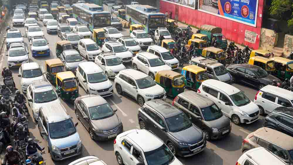 Delhi News: 1 नवंबर से दिल्ली में दूसरे राज्यों की गाड़ियों पर नए नियम, वाहन चालकों के लिए जरूरी खबर