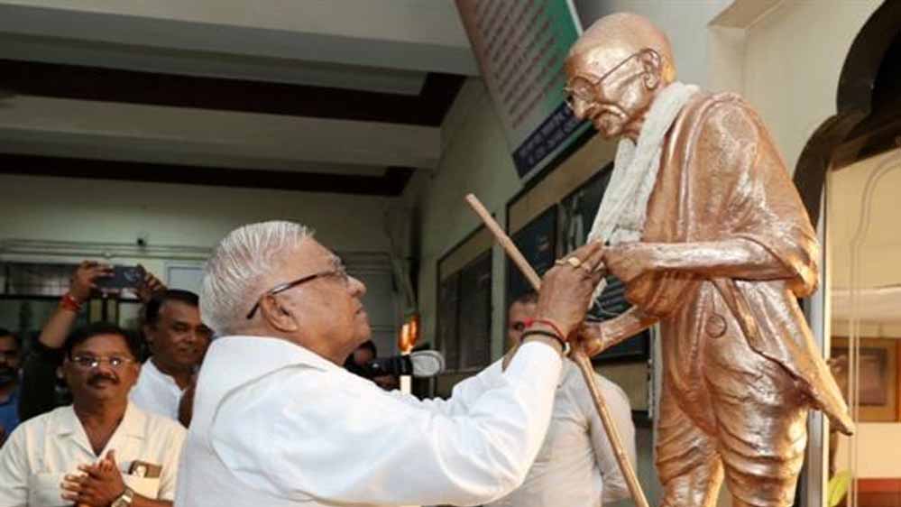 गांधी जयंती पर राज्यपाल पटेल बोले- उच्च आदर्शों को जीवन में उतारने का दिन