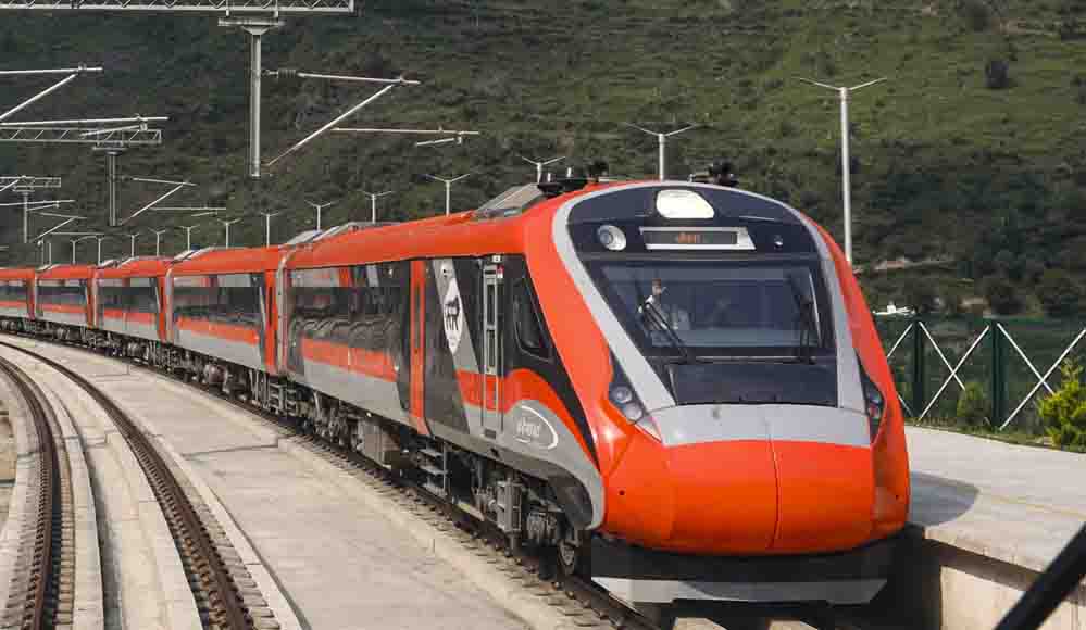 Vande Bharat Train: नई वंदे भारत चेयर कार में कमियां उजागर, रेलवे बोर्ड ने RCF को तुरंत कार्रवाई के लिए कहा