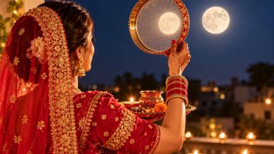करवा चौथ 2026: पति की लंबी उम्र के लिए आज महिलाएं रखेंगी व्रत, जानें पूजा विधि और चांद निकलने का समय