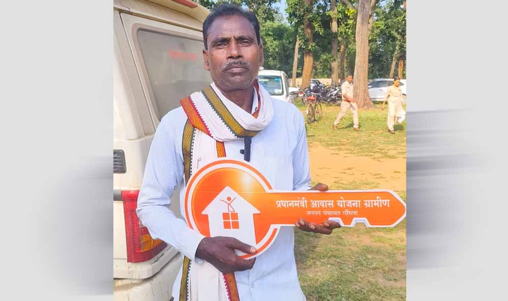 ‘सरकार आपके द्वार’ शिविर में मिली नए घर की चाबी, चेहरे पर छलकी वर्षों के इंतजार की खुशी