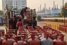 महंगे कच्चे तेल से तेल कंपनियों की बढ़ी मुश्किलें, LPG बिक्री पर HPCL को ₹500 करोड़ का घाटा