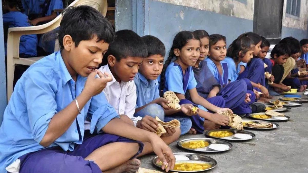 झारखंड: मध्याह्न भोजन योजना में नई व्यवस्था लागू, खर्च और भुगतान का हिसाब देना होगा अनिवार्य