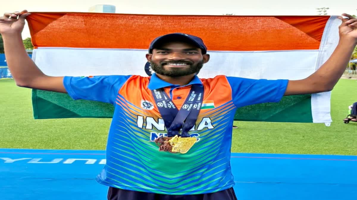झारखंड के पैरा तीरंदाज विजय सुंडी का कमाल, पुरुष रिकर्व युगल में जीता स्वर्ण पदक झारखंड के पैरा तीरंदाज विजय सुंडी का कमाल, पुरुष रिकर्व युगल में जीता स्वर्ण पदक
