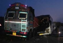 छत्तीसगढ़ में दर्दनाक सड़क हादसा: ट्रक से भिड़ी बस, पांच लोगों की मौत, 14 घायल