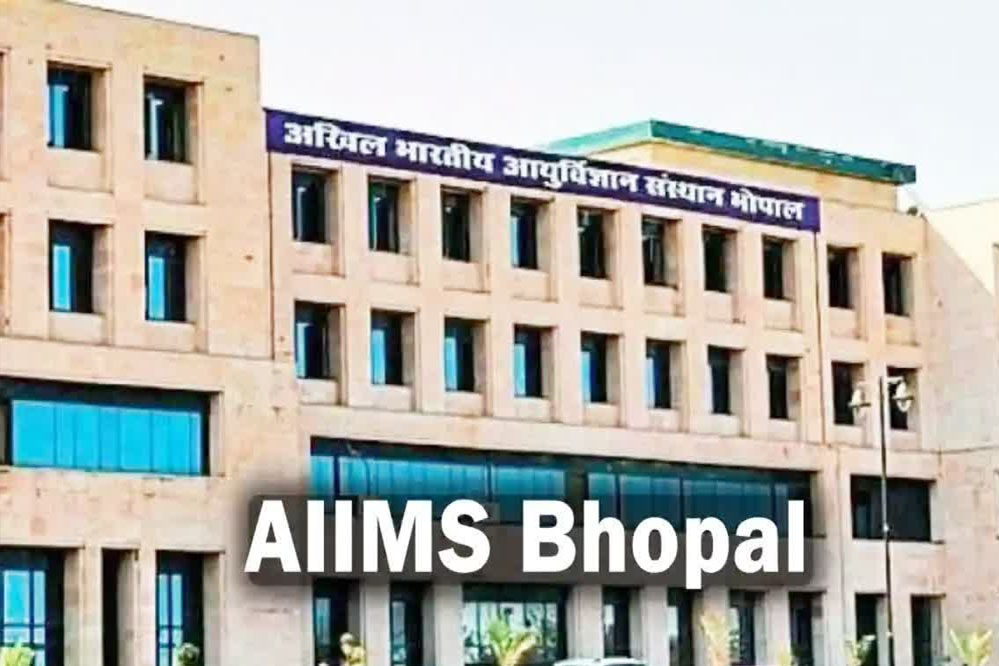 भोपाल में दिवाली पर इमरजेंसी से निपटने की तैयारी, अस्पताल अलर्ट मोड पर; 15 मिनट में मिलेगी डॉक्टरों की मदद भोपाल में दिवाली पर इमरजेंसी से निपटने की तैयारी, अस्पताल अलर्ट मोड पर; 15 मिनट में मिलेगी डॉक्टरों की मदद