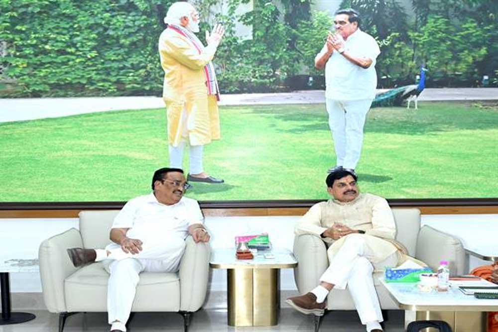 मुख्यमंत्री डॉ. यादव ने केंद्रीय जल शक्ति मंत्री पाटिल से की भेंट